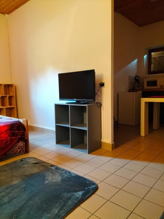 Studio Confortable Proche Des Sites Touristiques Issendolus Buitenkant foto
